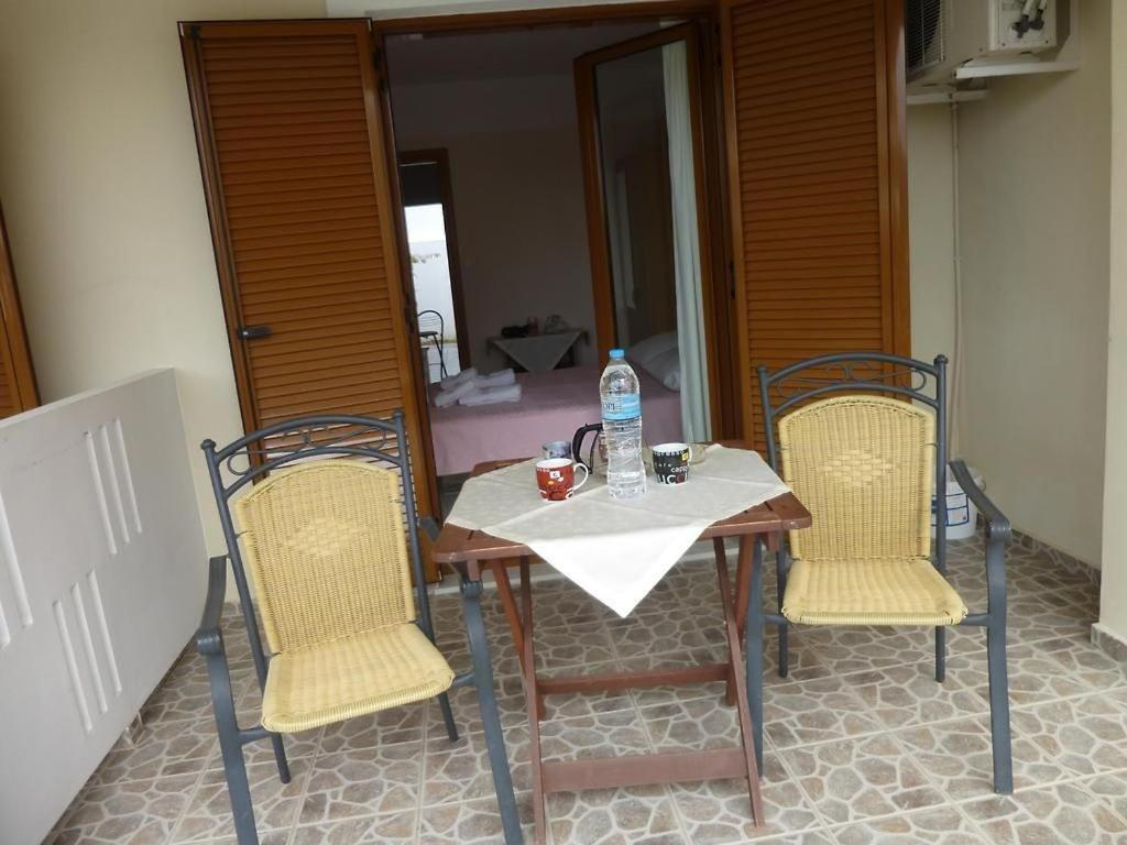 Anesis Apartments Agia Marina  Extérieur photo
