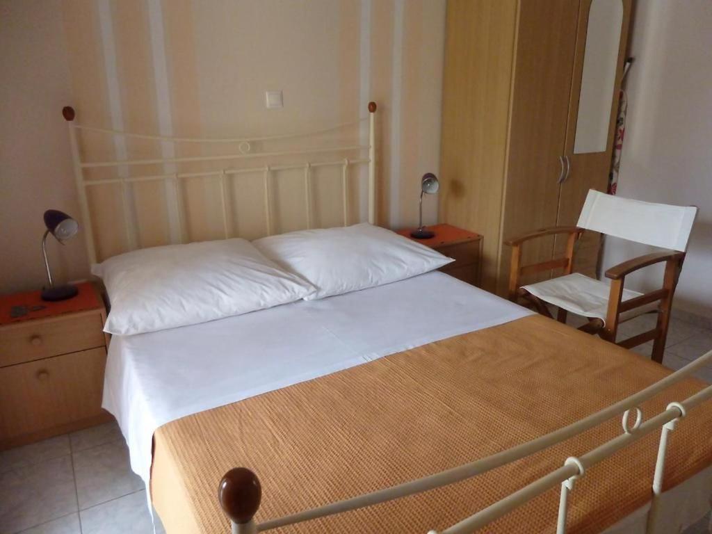 Anesis Apartments Agia Marina  Extérieur photo