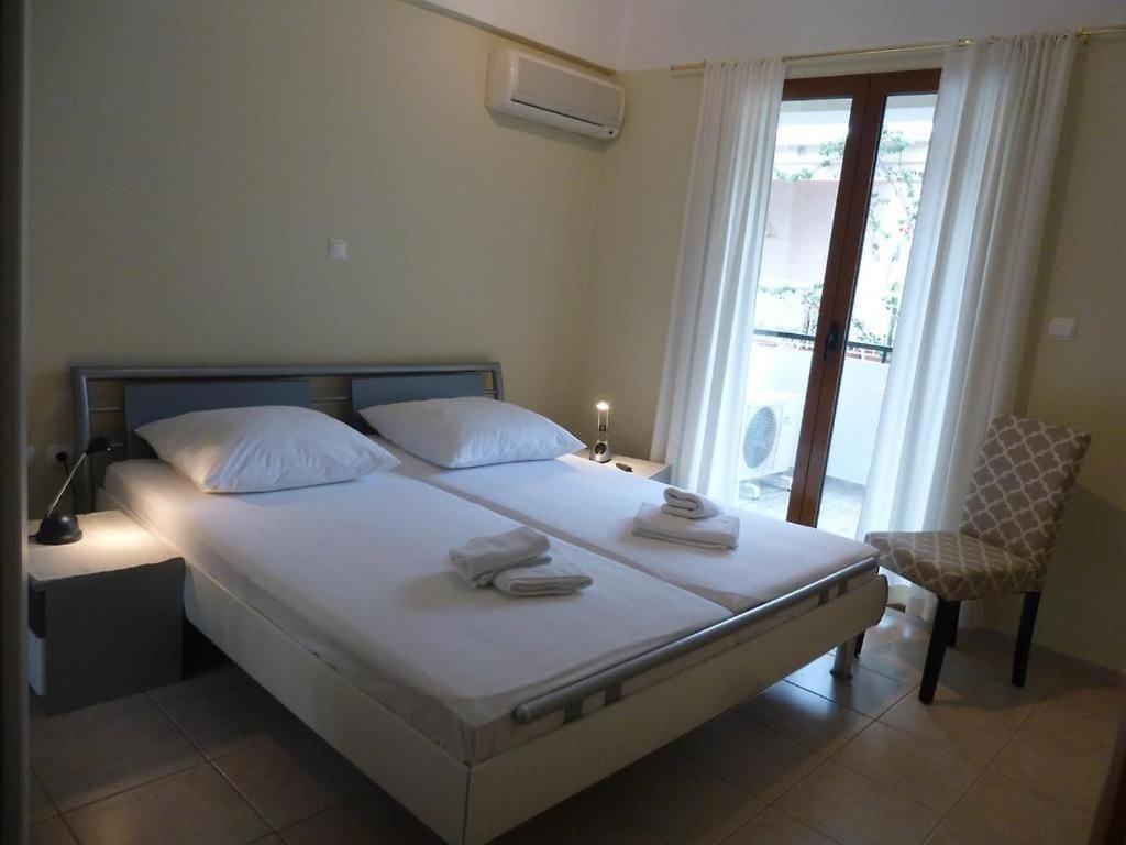 Anesis Apartments Agia Marina  Extérieur photo
